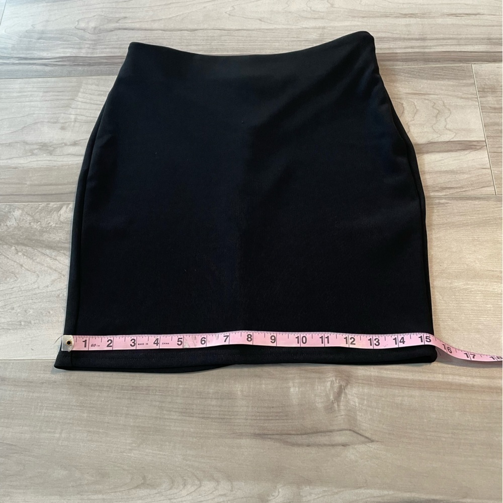 TOBI Black Bodycon Style Mini Skirt With Crisscross Cut Out Detail- Size Small - Picture 7 of 11